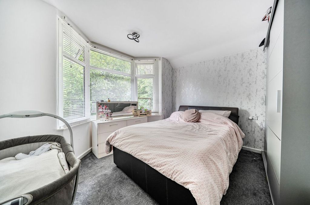 Property photo 3 of 11 14670149