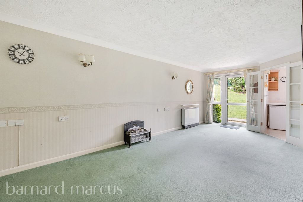 Property photo 2 of 9