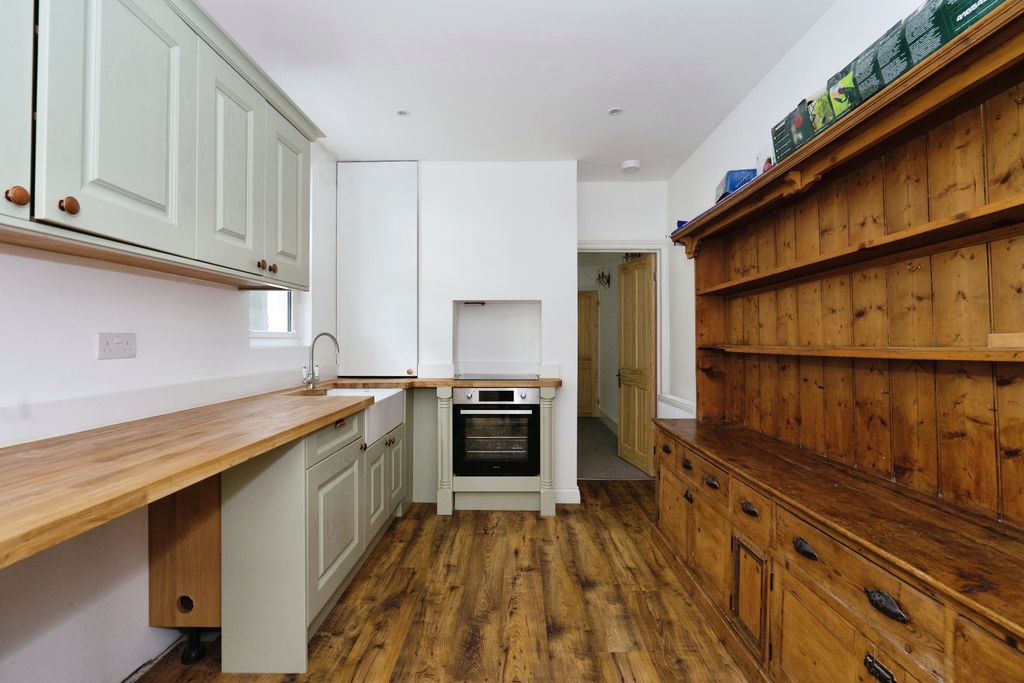 Property photo 3 of 17 Photography