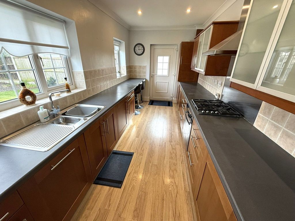 Property photo 3 of 25