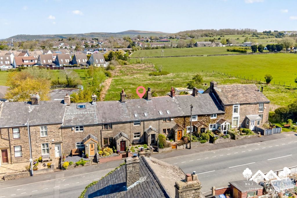 Property photo 1 of 35