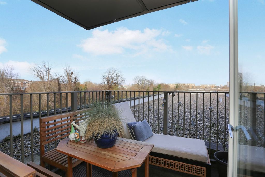 Property photo 3 of 12 Pbox-Img.Jpg