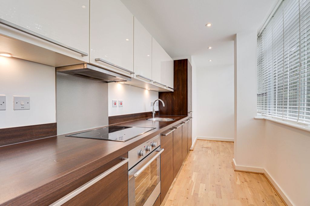 Property photo 3 of 16 Img2750Img2752