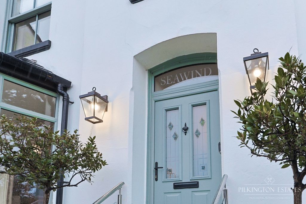 Property photo 2 of 38 4828481