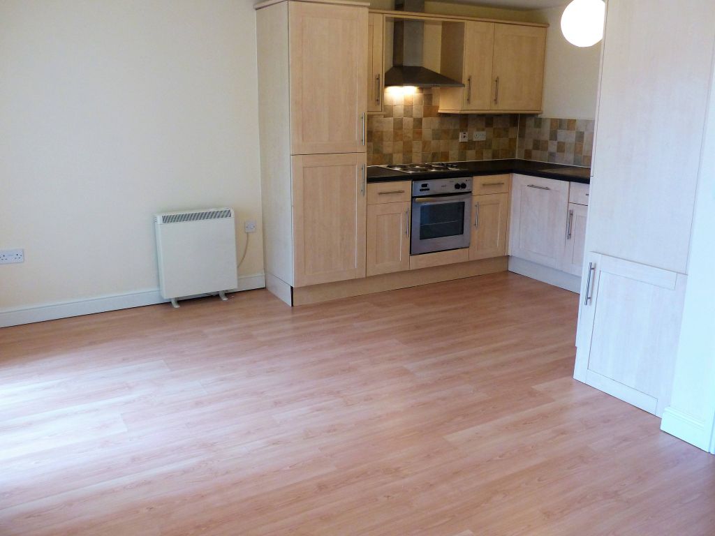 Property photo 3 of 9 Kitchen