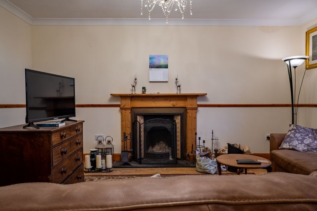 Property photo 3 of 32