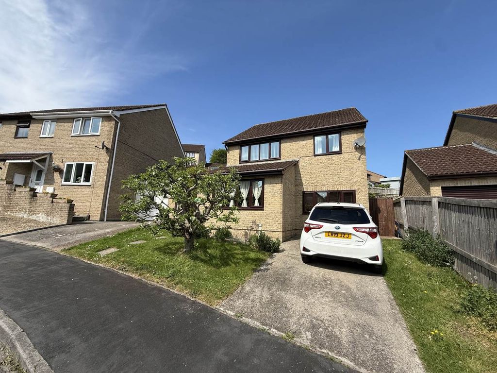 Property photo 2 of 17 External