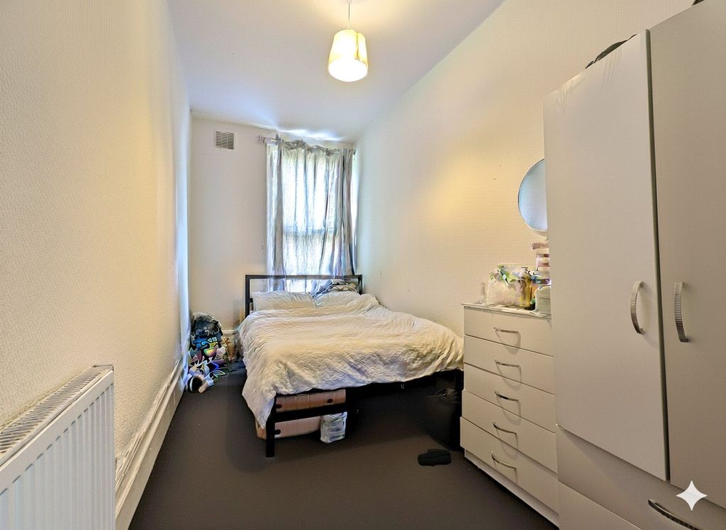 Property photo 3 of 6 Picture No. 06