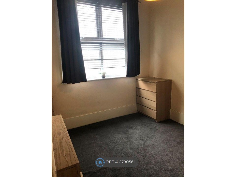 Property photo 2 of 13 Front Lounge