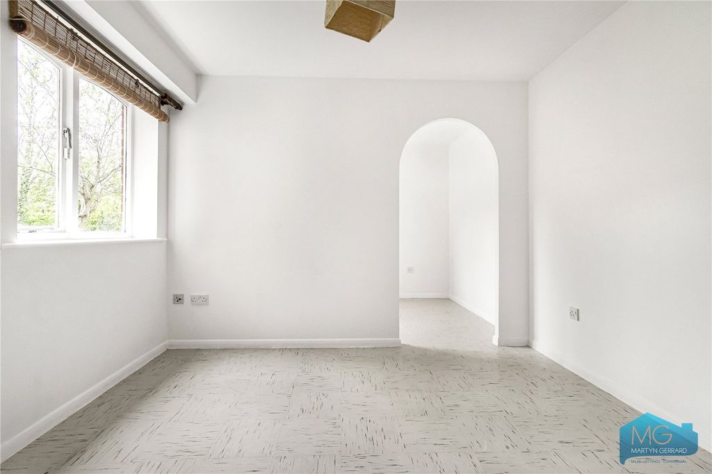 Property photo 2 of 17 Picture No. 03