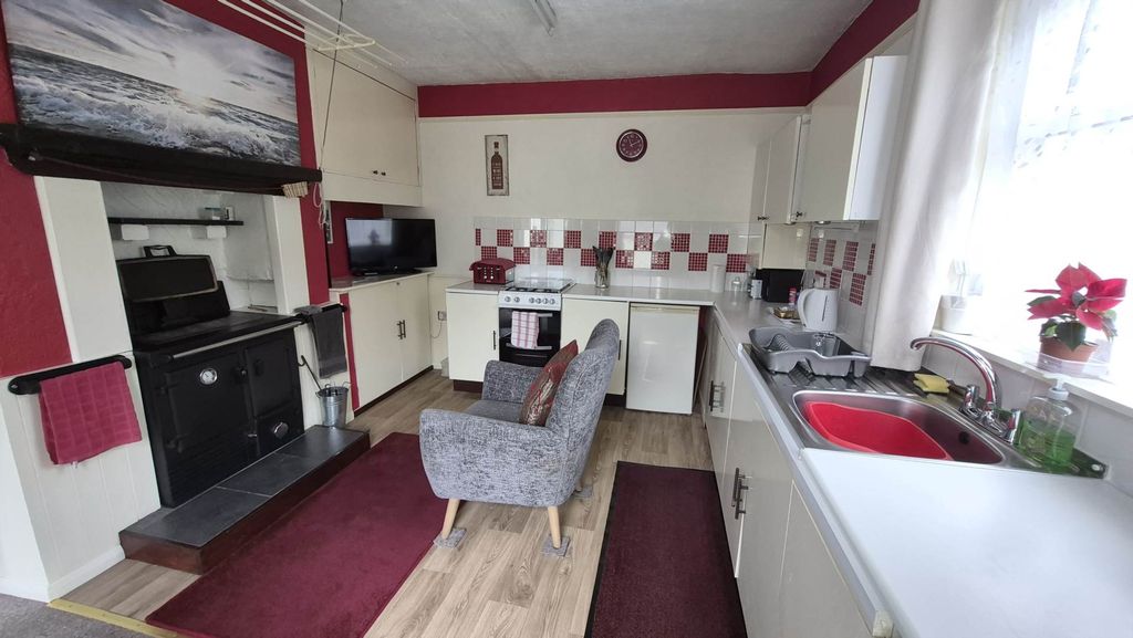 Property photo 2 of 21