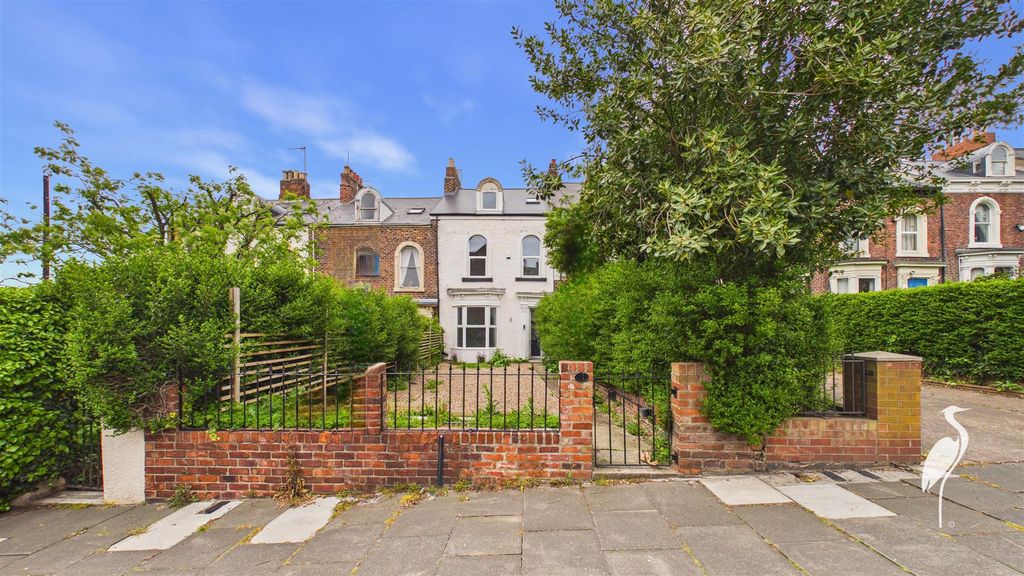 Property photo 1 of 31