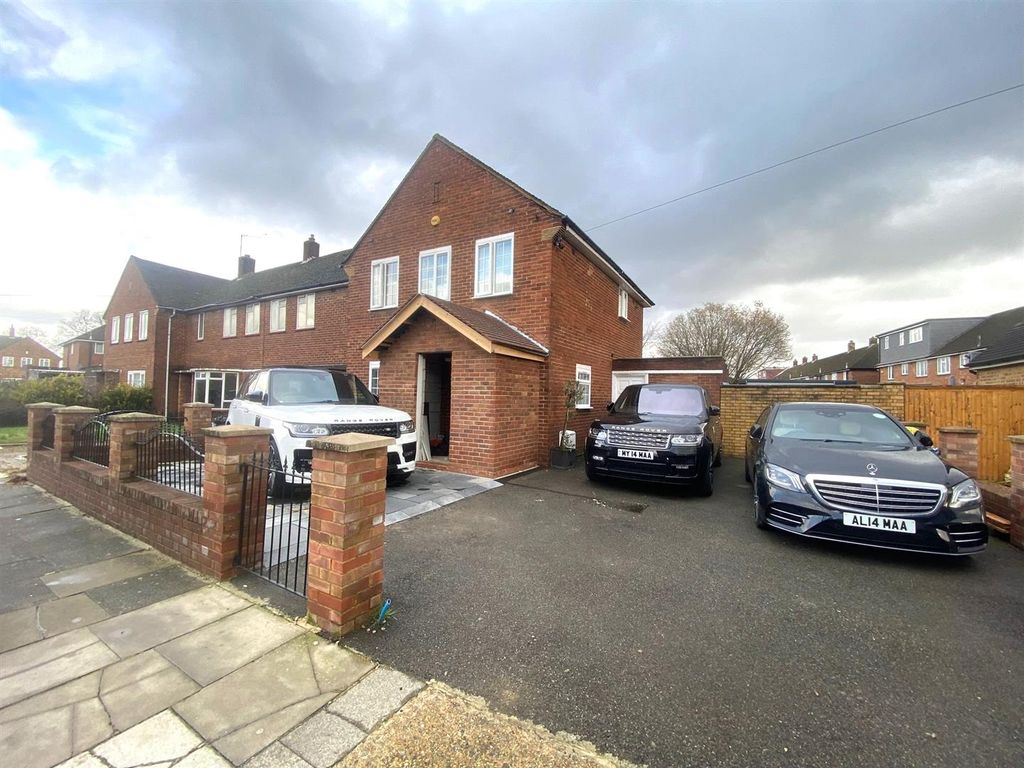 Property photo 1 of 12 External