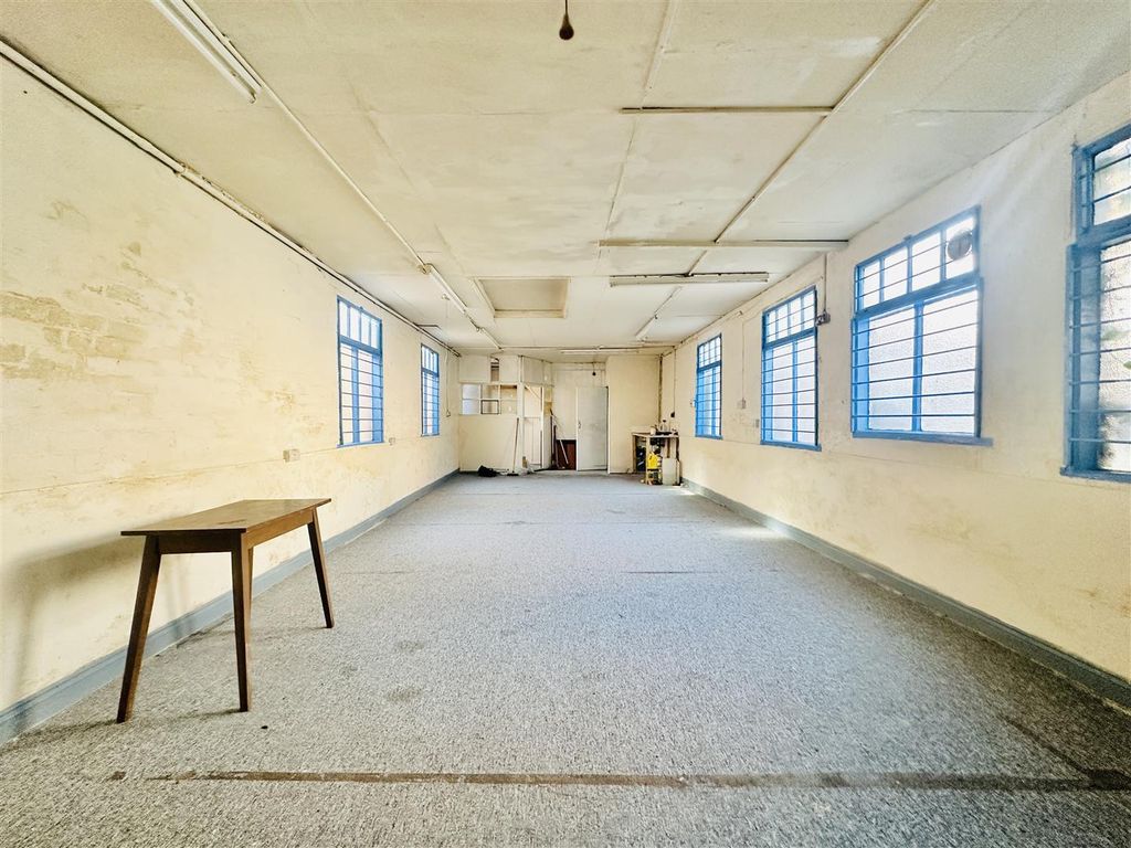 Property photo 3 of 9 Workshop