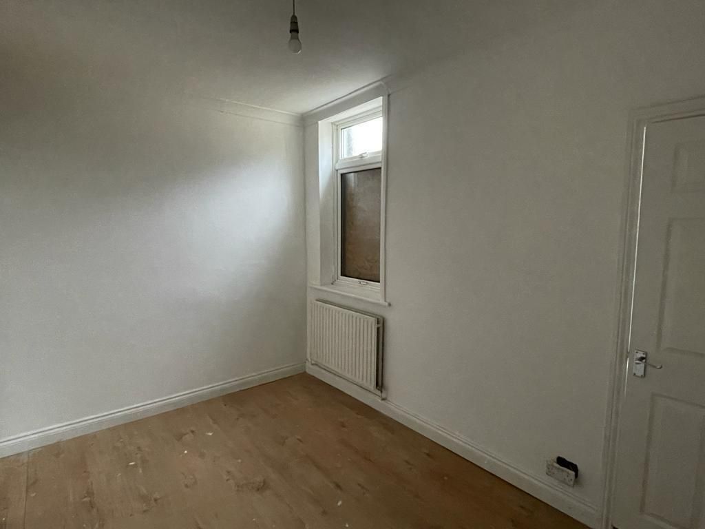 Property photo 2 of 7 Living Room.Jpg