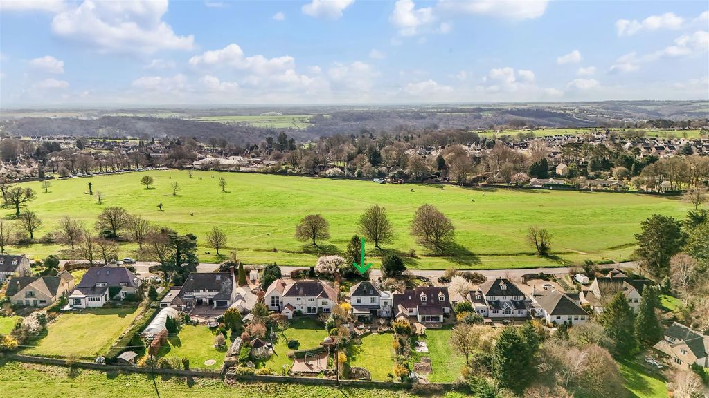 Property photo 2 of 27 Saved With Arrow.Jpg