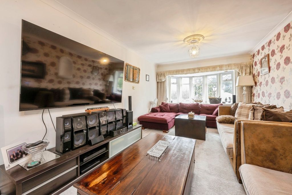 Property photo 2 of 39