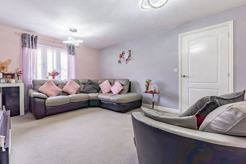 Property photo 3 of 22