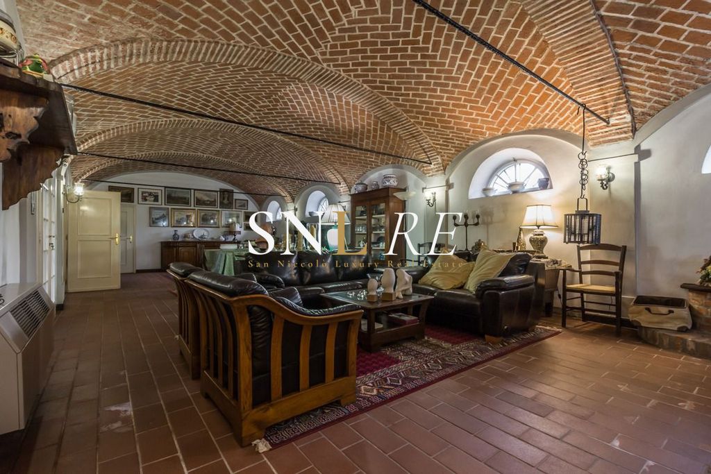 Property photo 3 of 28