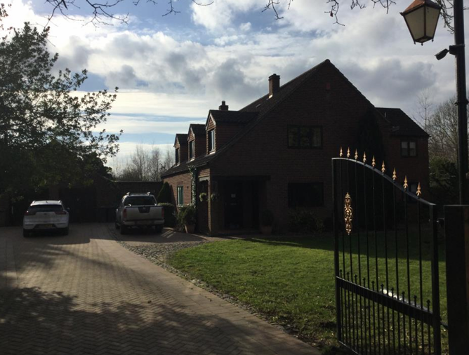 Property photo 2 of 9