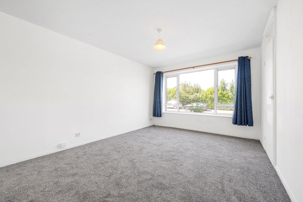 Property photo 3 of 10 Reception Room (1)