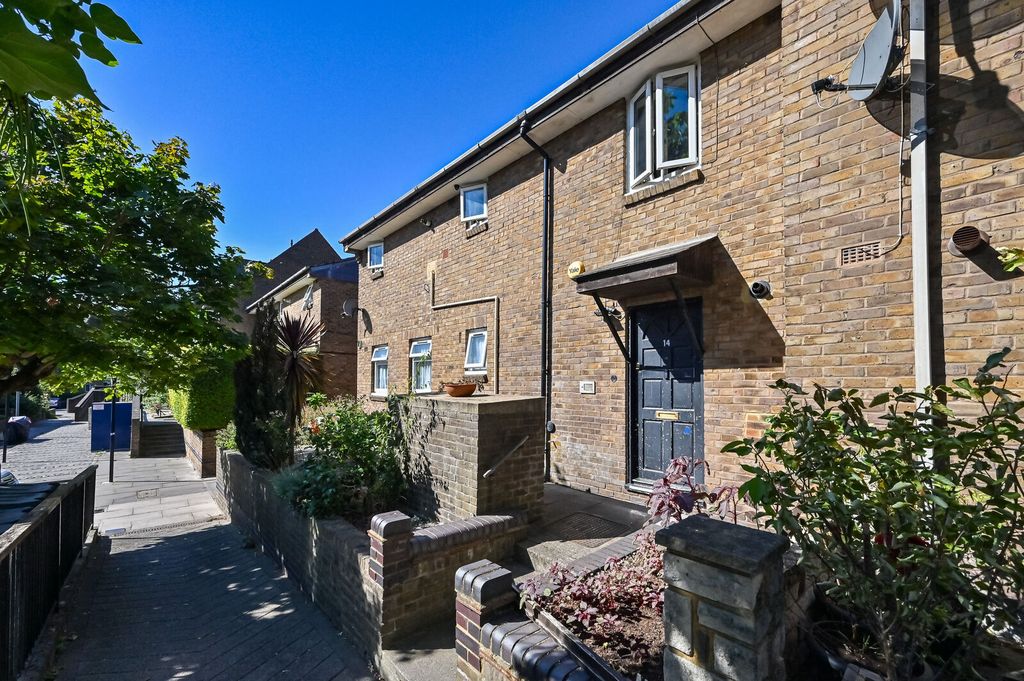 Property photo 2 of 13