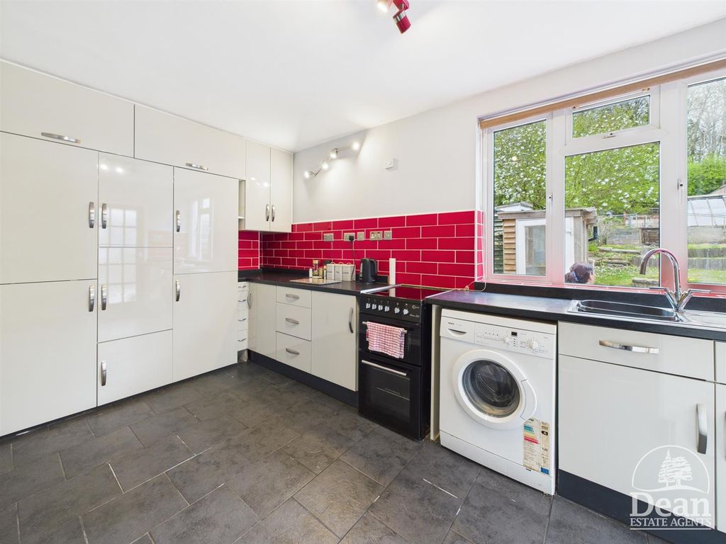 Property photo 3 of 14