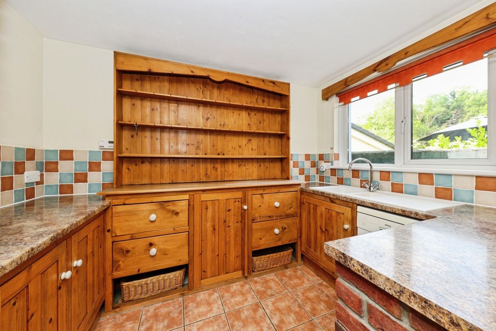 Property photo 3 of 22 Pbox-Img.Jpg