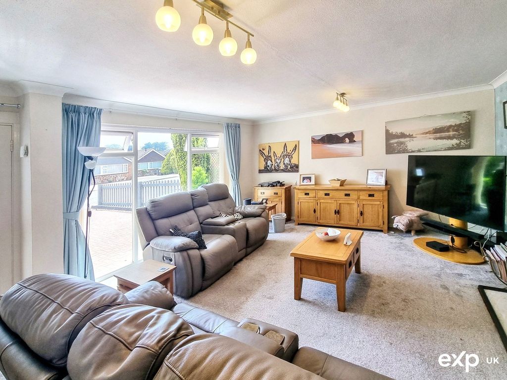 Property photo 3 of 19