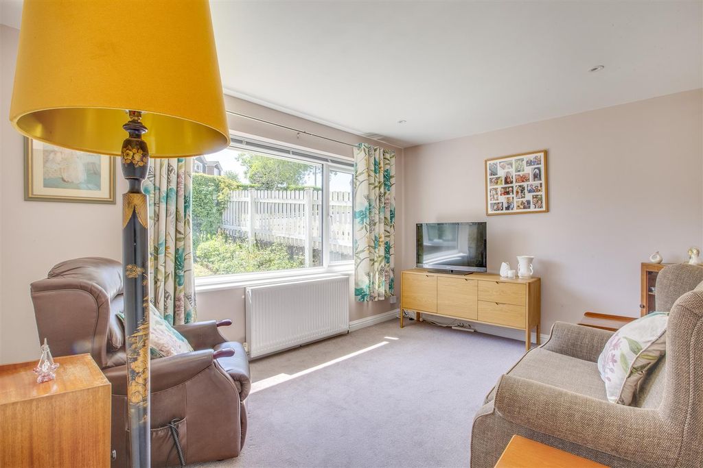Property photo 2 of 12 1 Georges Hill, Hp15 6Be-1.Jpg