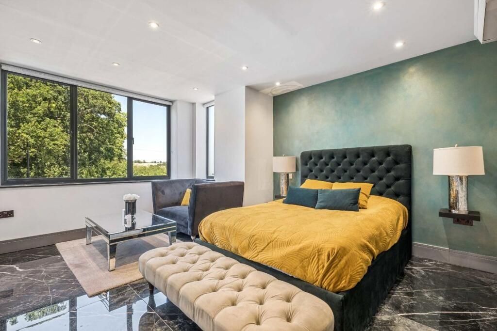 Additional image 15 of 5 bed detached house to rentWaggon Road, Barnet EN4