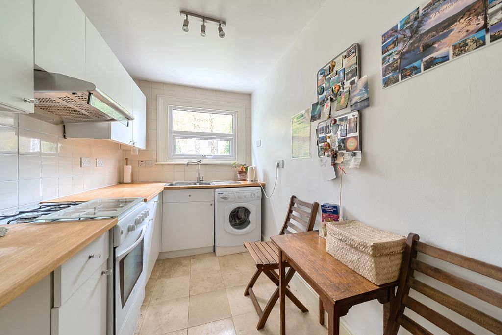 Property photo 2 of 23