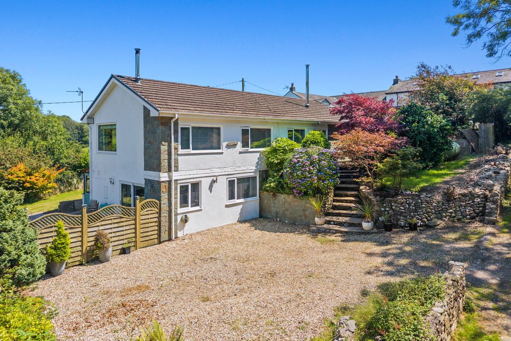 Property photo 1 of 33