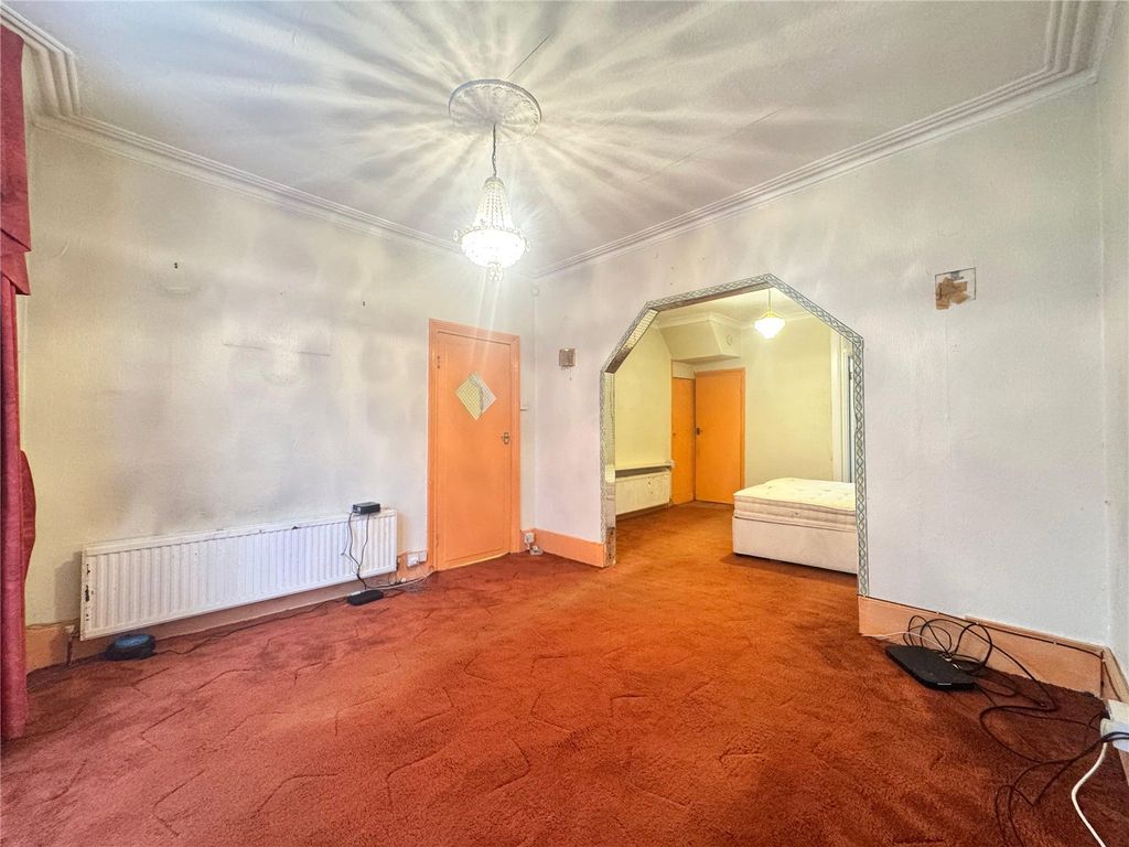 Property photo 2 of 16 Picture No. 10