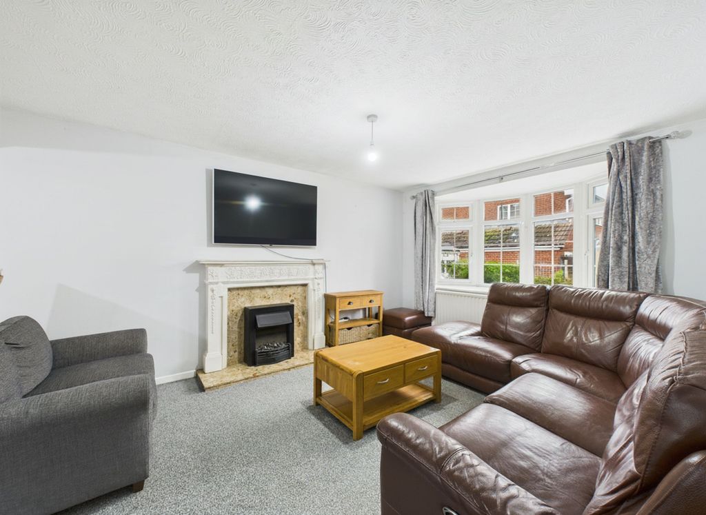 Property photo 2 of 21 Lounge Area