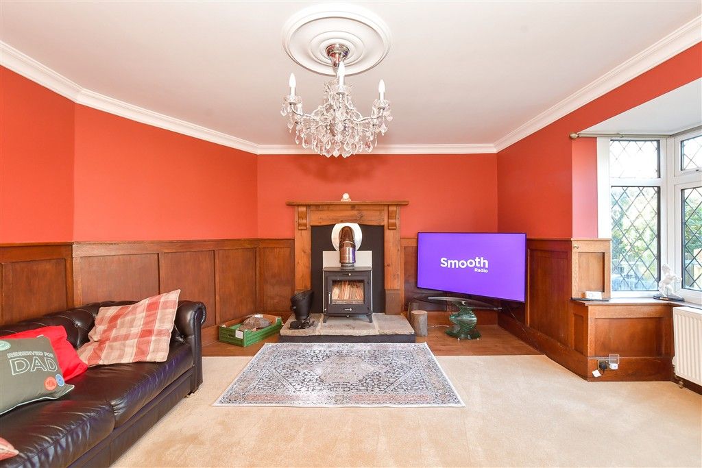 Property photo 1 of 16 Lounge