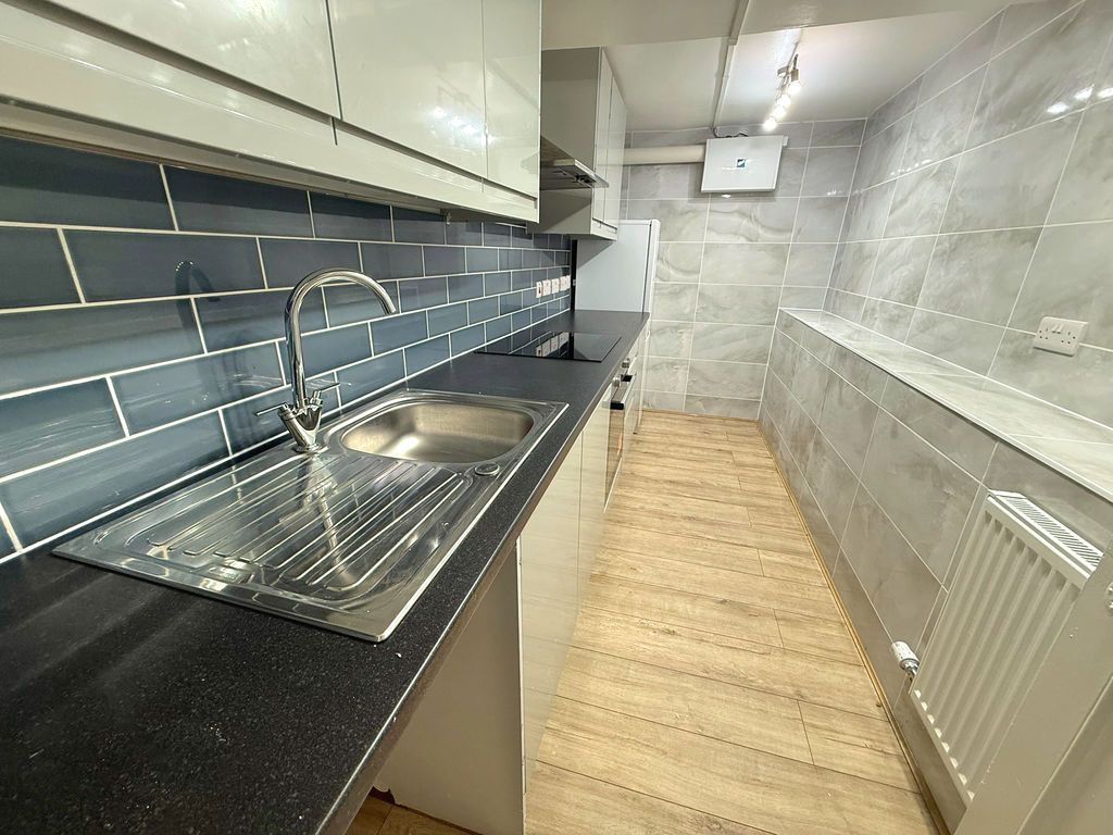 Property photo 3 of 4 Kitchen
