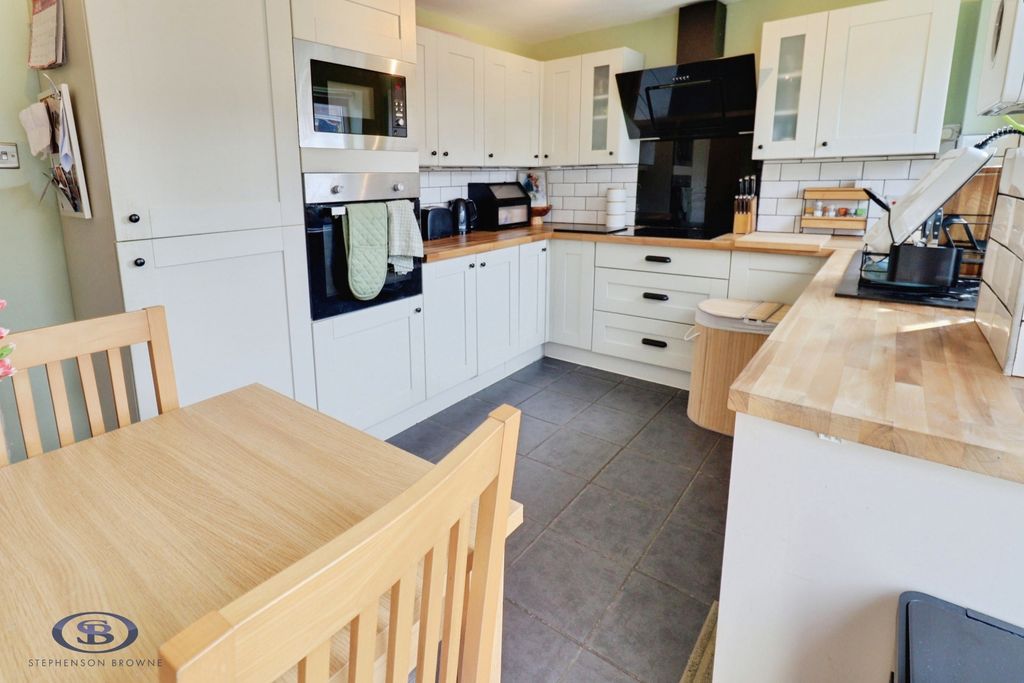 Property photo 2 of 17 Pbox-Img.Jpg