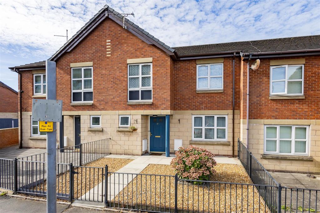 Property photo 1 of 22 Front External