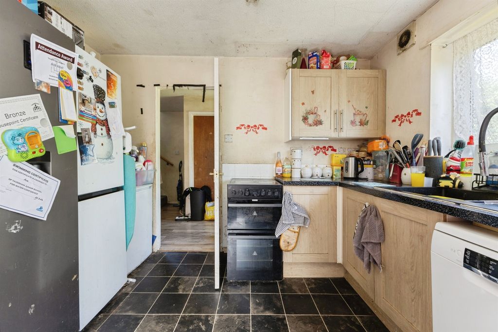 Property photo 3 of 18