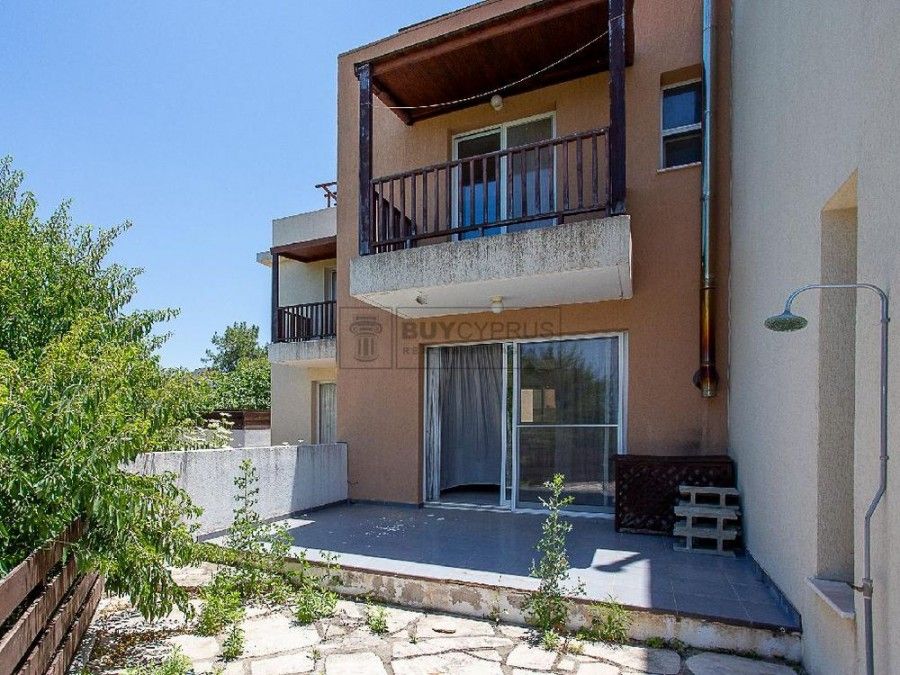 Property photo 2 of 21
