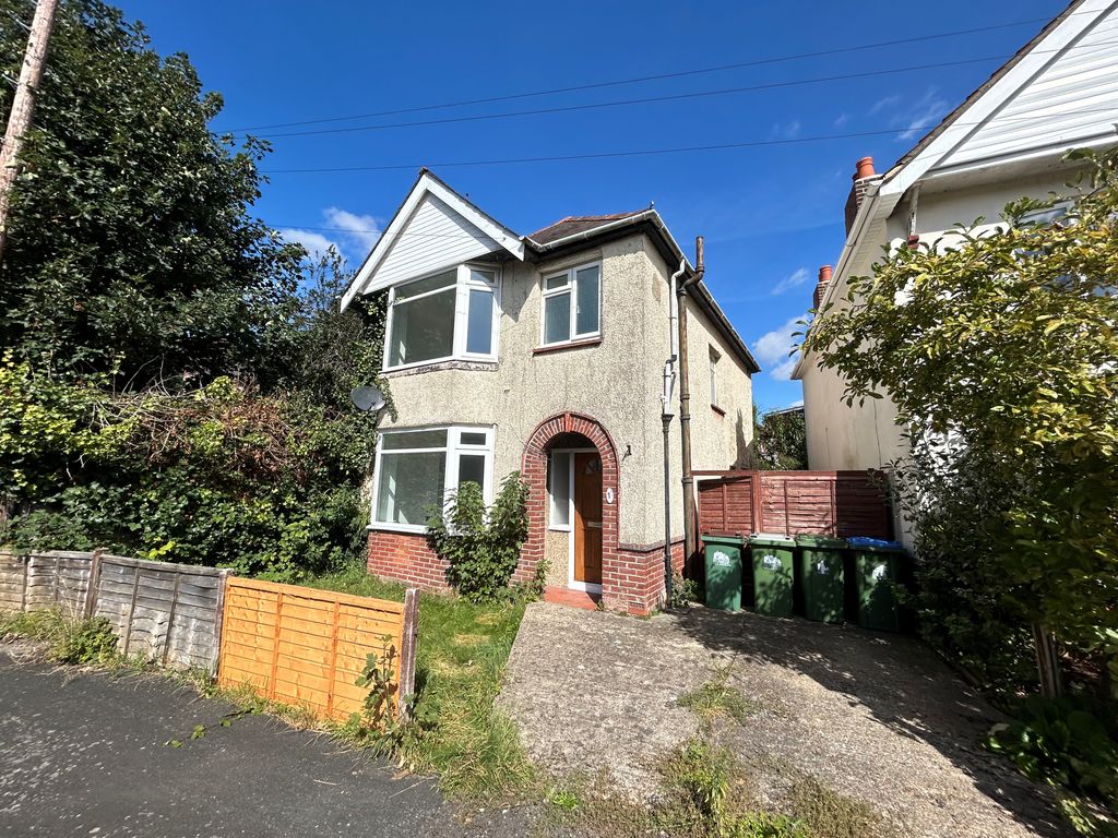 Property photo 3 of 18