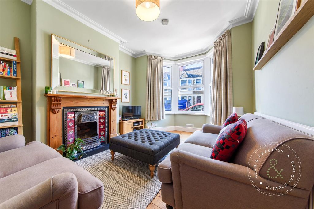 Property photo 2 of 33 Brithdir-Street-13.Jpg