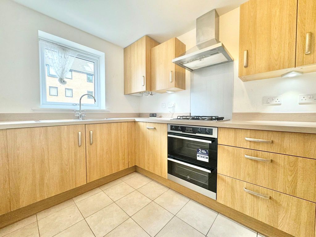 Property photo 3 of 13 Kitchen