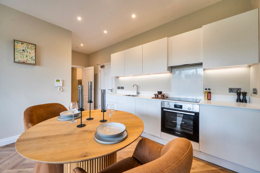 Property photo 1 of 12 Show Home
