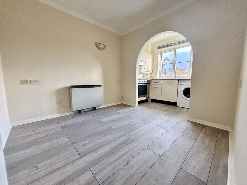 Property photo 2 of 7 Picture No. 37