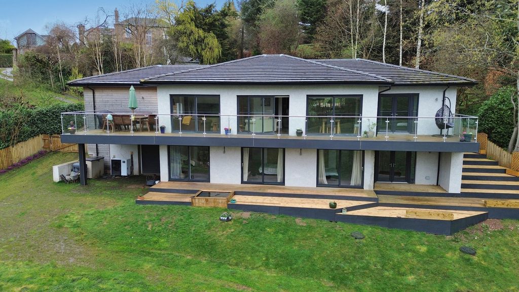 Property photo 1 of 31 Main 107B Castlegate