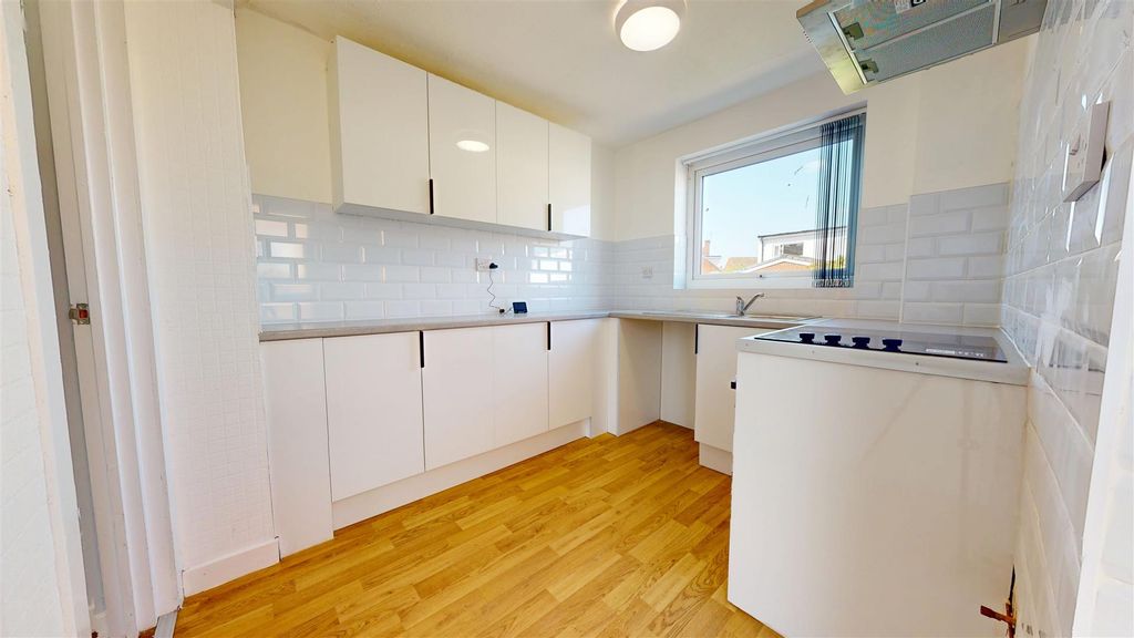 Property photo 3 of 24 Standish Drive Kitchen