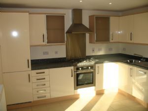 Property photo 2 of 7 Kitchen