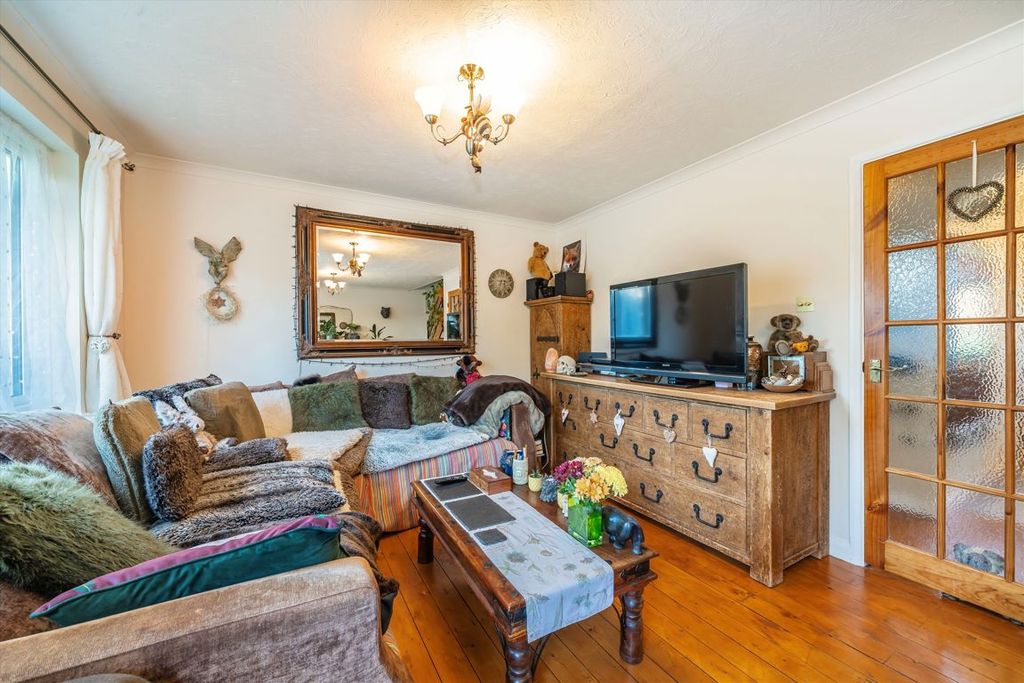 Property photo 2 of 6